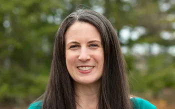 Erin Frackleton headshot